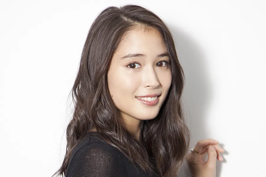 広瀬アリスさん、実は“バリキャリ女性”に憧れる！？私生活と新春ドラマの裏話を直撃！