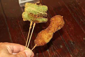 商店街で『孤独のグルメ』ごっこ！ソロ仕事帰りに三軒茶屋商店街で「はしごつまみ酒」