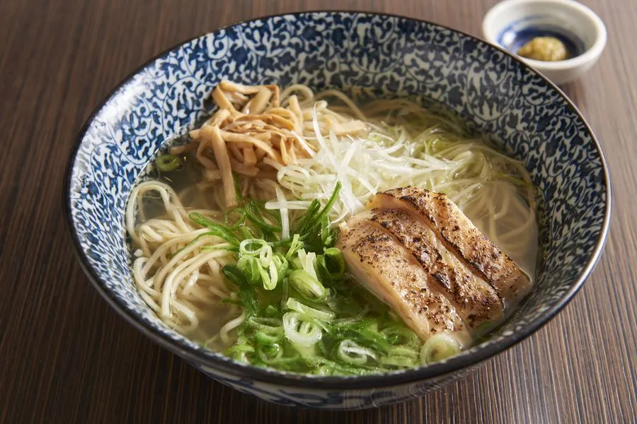 深夜も行列！「あっさり鶏そば」にハマる人続出の超人気ラーメン店を知ってる？【埼玉】