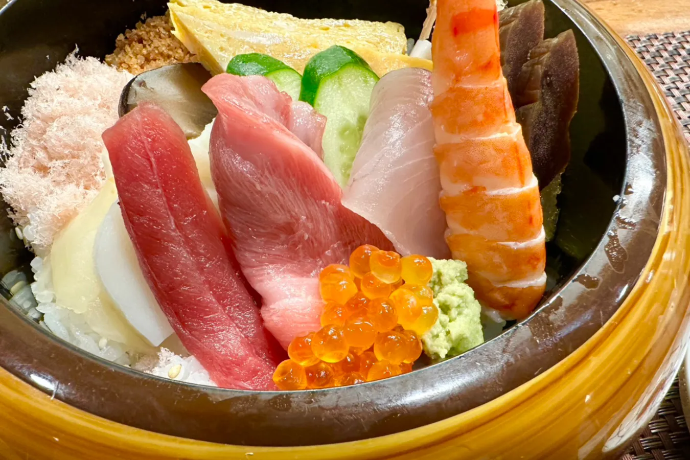▲大トロやイクラ、車海老など豪華な食材が盛り付けられています