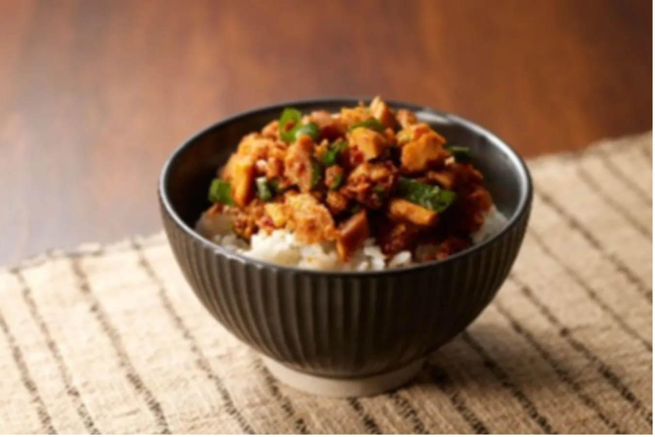 ▲「Vegeチャーシュー丼」（500円）