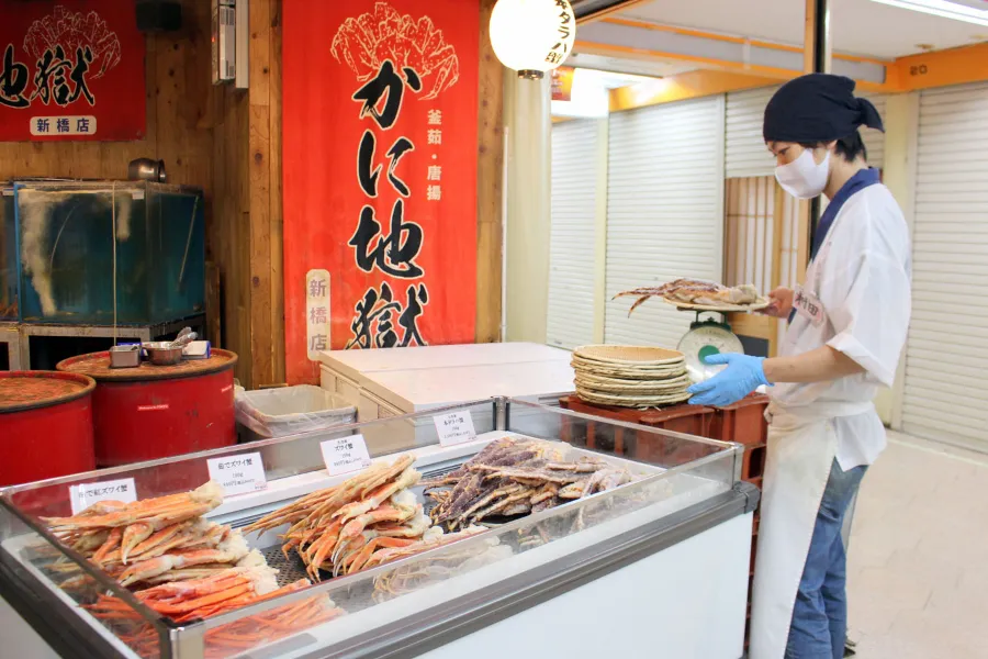 “高級カニ”が100g1,000円台!?新橋に「かに地獄」ならぬ天国みたいな場所があった_2902920