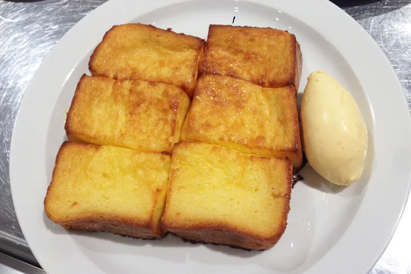 【銀座】フレンチトースト、高級サンドイッチの贅沢ブランチ