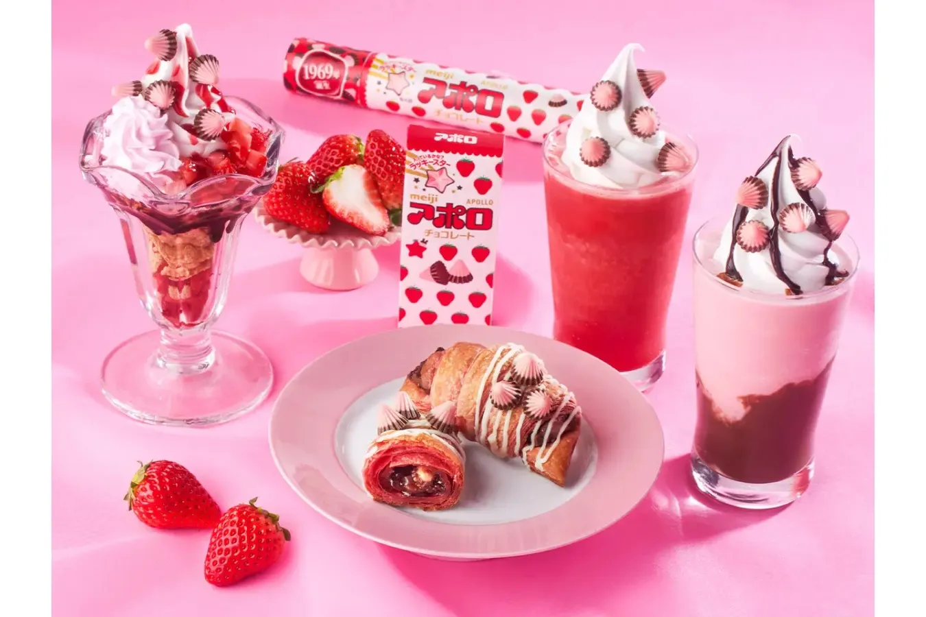 サンマルクカフェ×明治「アポロ」が初コラボ！いちごクリーム入りのチョコクロも_2335236