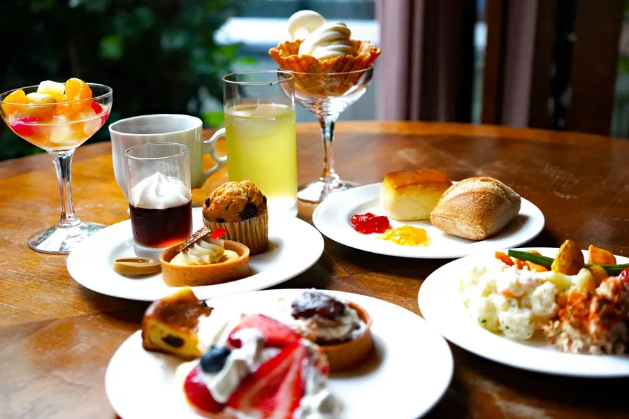 スイーツバイキング1,480円！原宿ど真ん中なのに・・落ち着いた雰囲気の洋館で「食べ放題」デートって贅沢～！