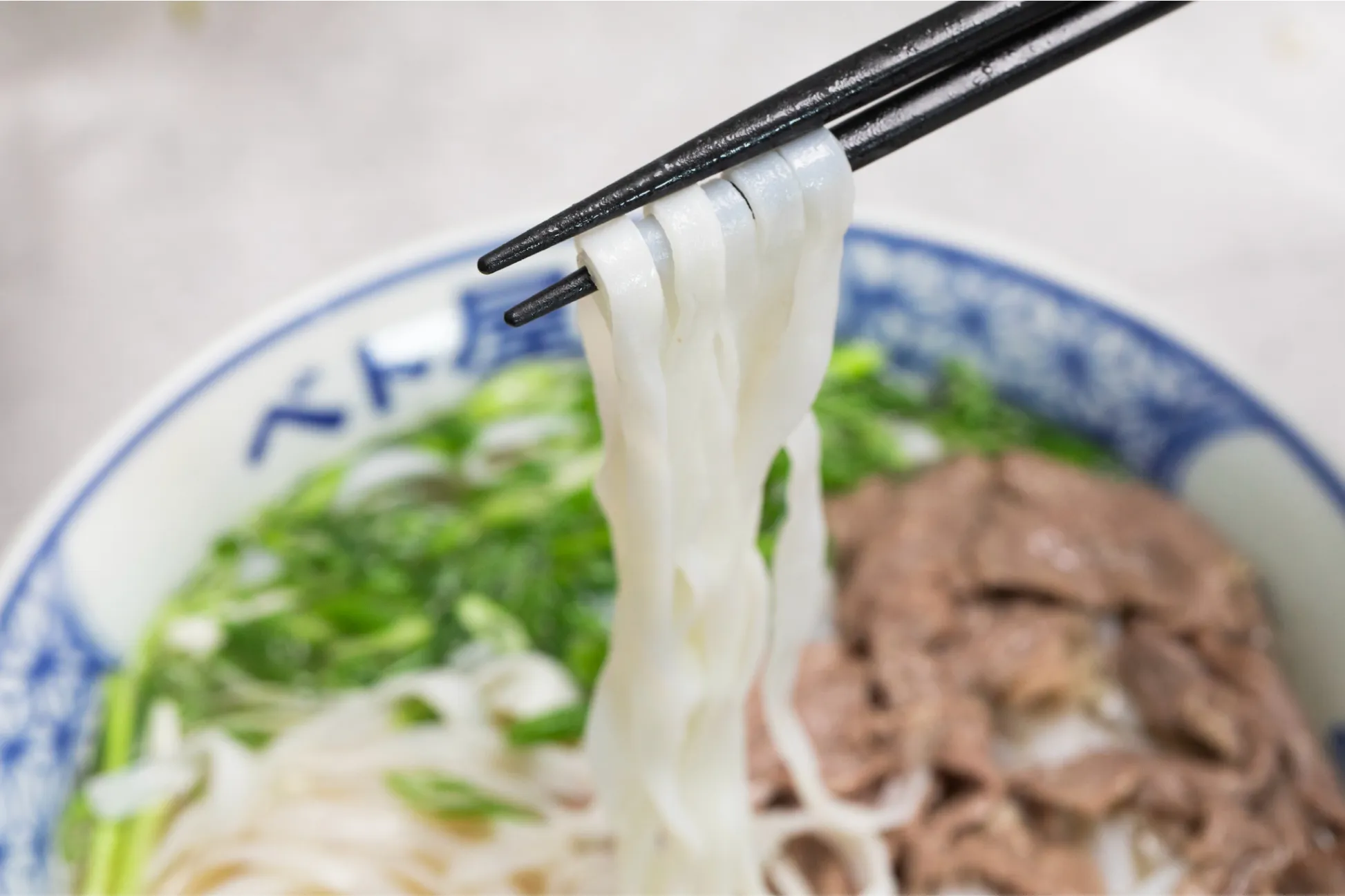 10時間以上煮込んだスープ！ベトナムフォー専門店「ベト屋 人形町店」がオープン