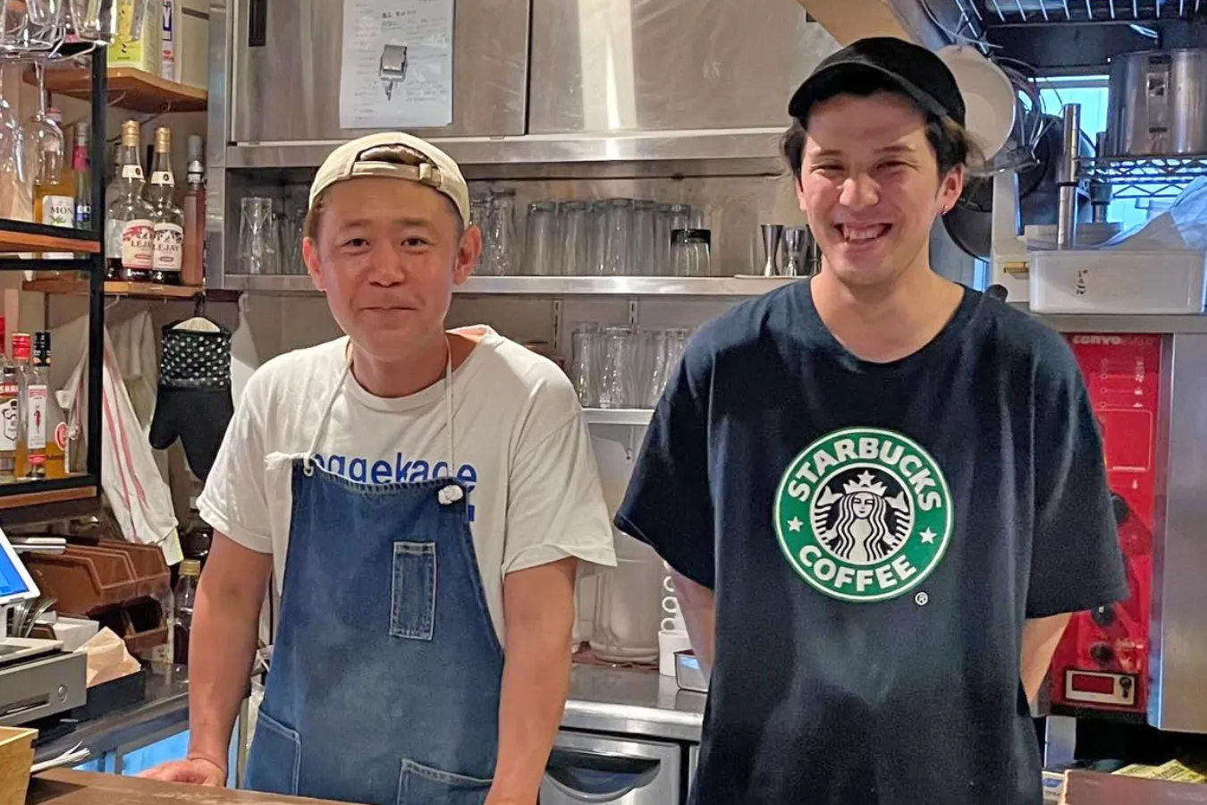 ▲左側がオーナーシェフのハマちゃん(前出の小濱さん)、右側が一番弟子のジンくんこと田之脇迅さん