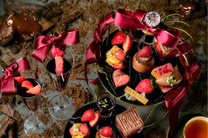 “苺×チョコレート”の贅沢なアフタヌーンティーが登場！渋谷の「ニューライト」で