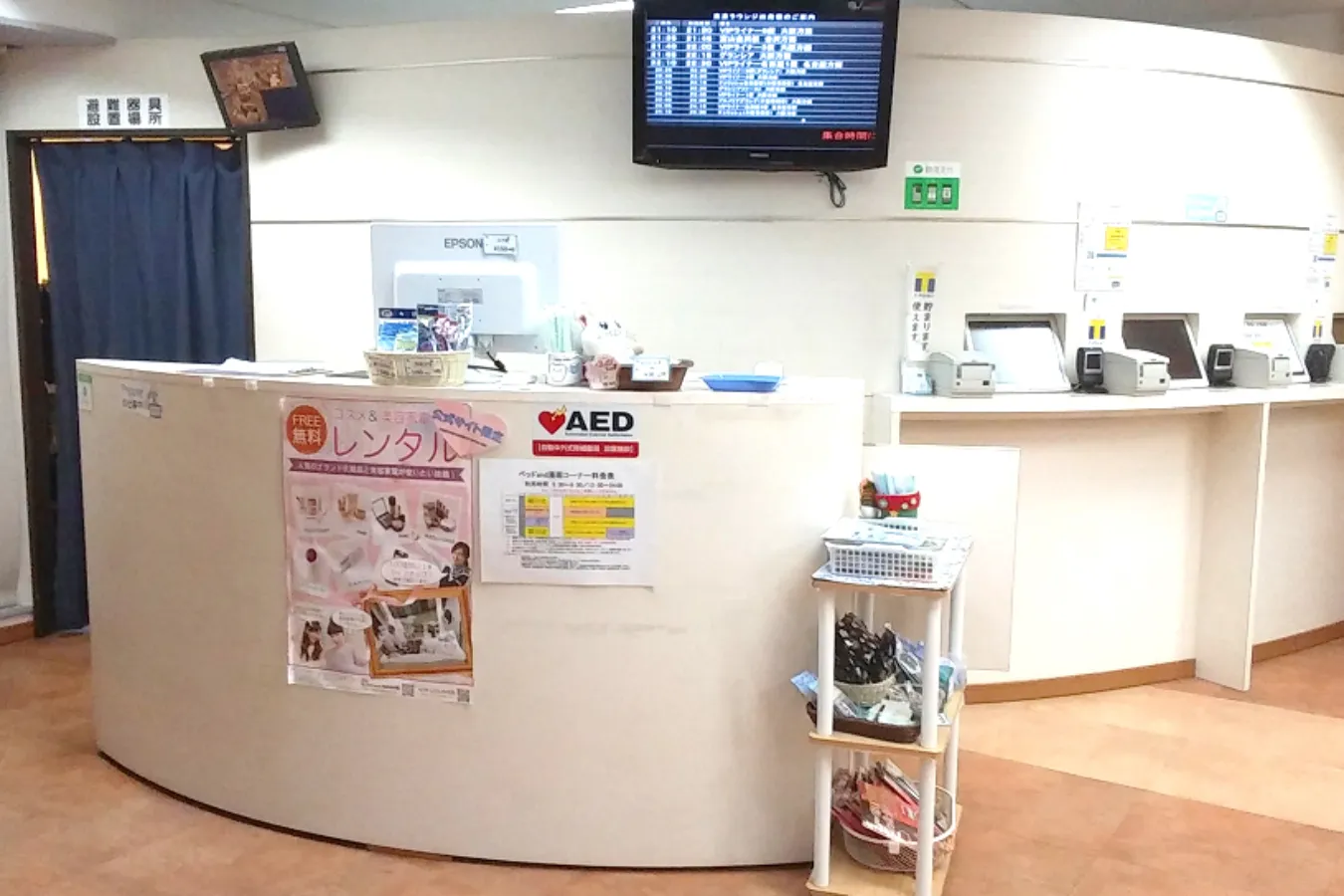 ▲入口はいるとすぐにカウンターがあります。