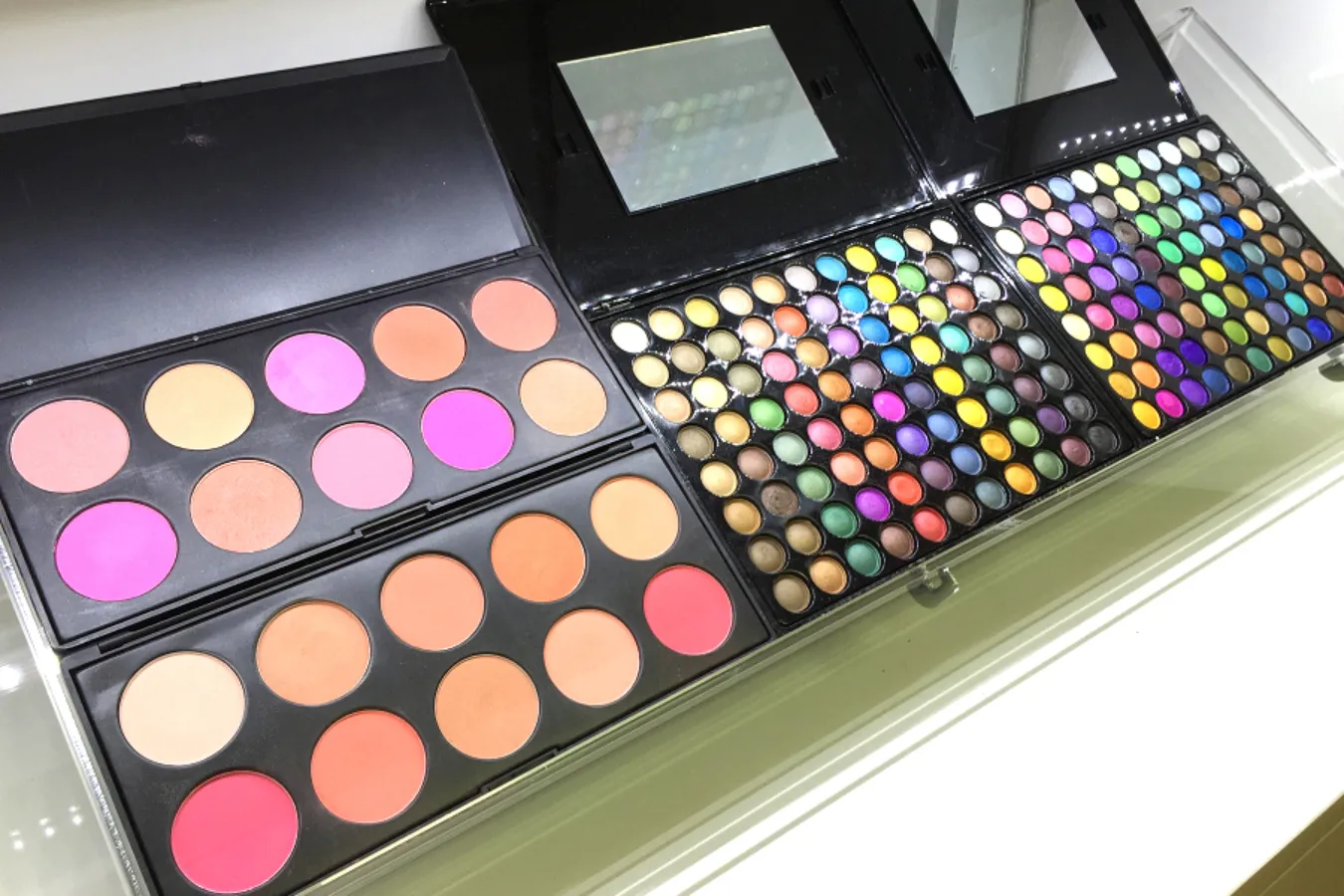 ▲いつもと違うメイクを試してみるのも良いですね