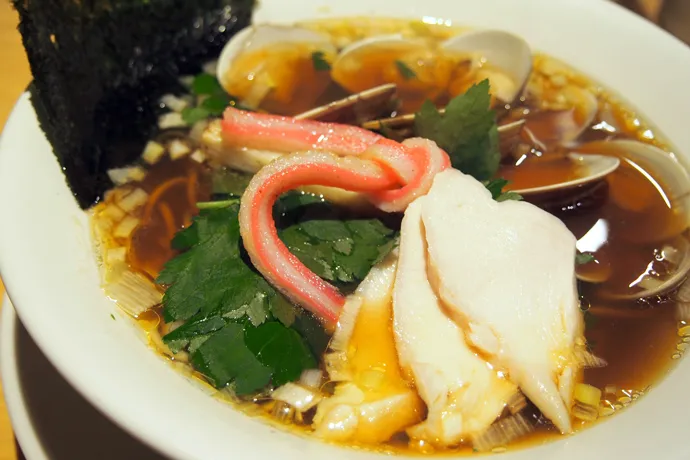 淡麗系から濃厚白湯まで！銀座の人気ラーメン店をはしごで堪能してきた