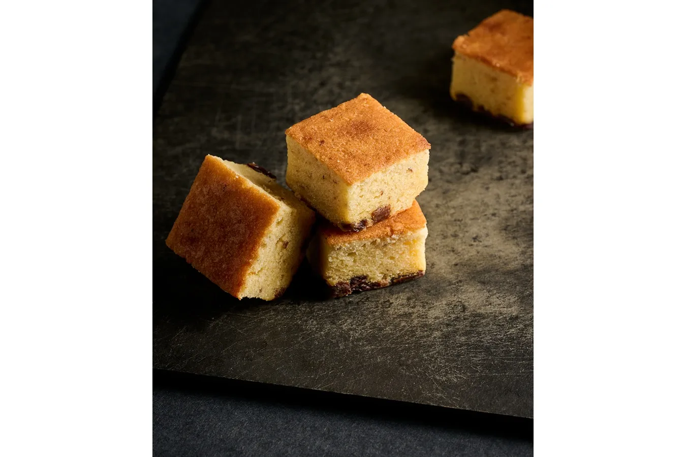 ▲「RAISIN BUTTER CAKE（レーズンバターケーキ）」（4個入918円/8個入1,728円）
