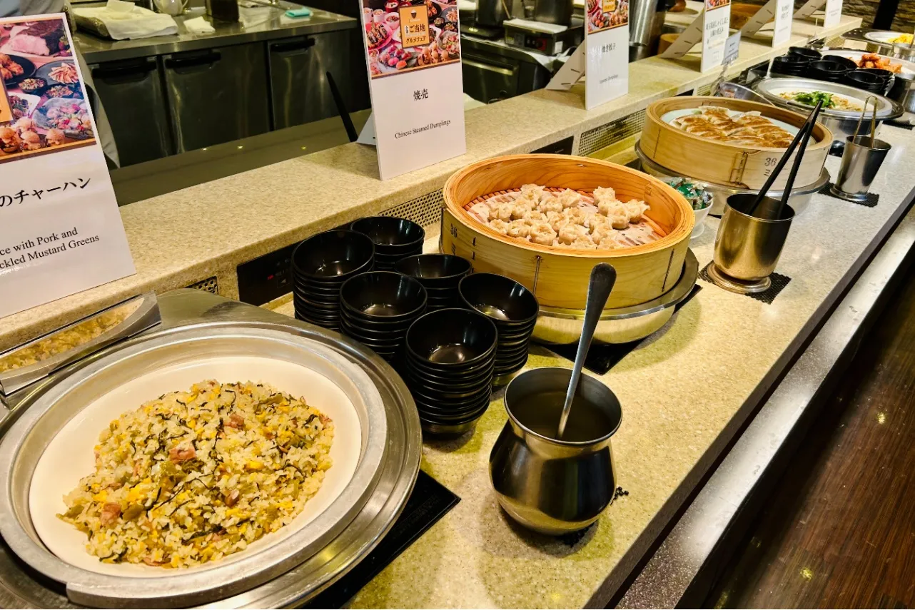 ▲中華コーナーには「豚肉と高菜のチャーハン」「埼玉県産しゃくし菜と豆腐の煮込み」などがラインナップ