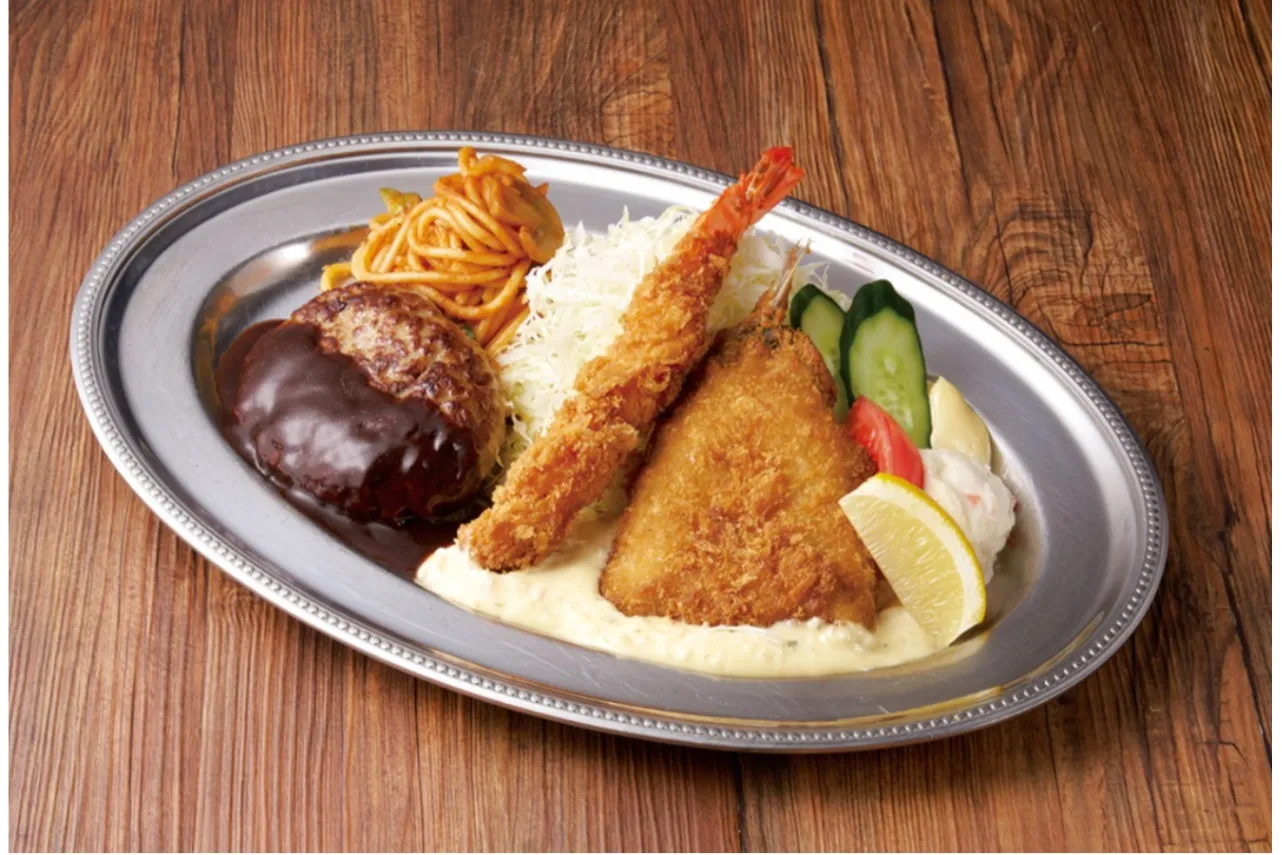 ▲「ハンバーグ150g＆手仕込みエビのミックスフライ（ライス・味噌汁付）」