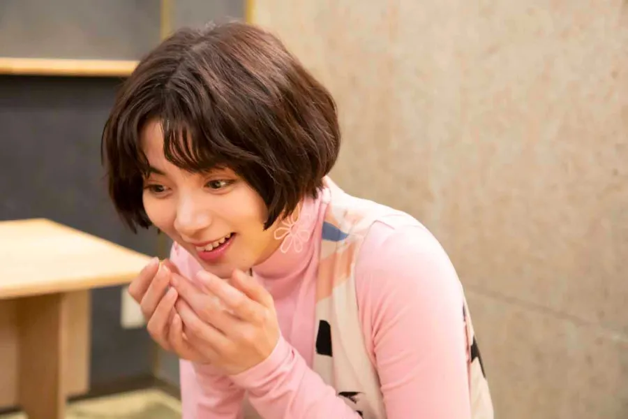 素手とハサミ1本で生み出される甘い芸術―池田エライザと訪れる、浅草 飴細工「アメシン」_113729