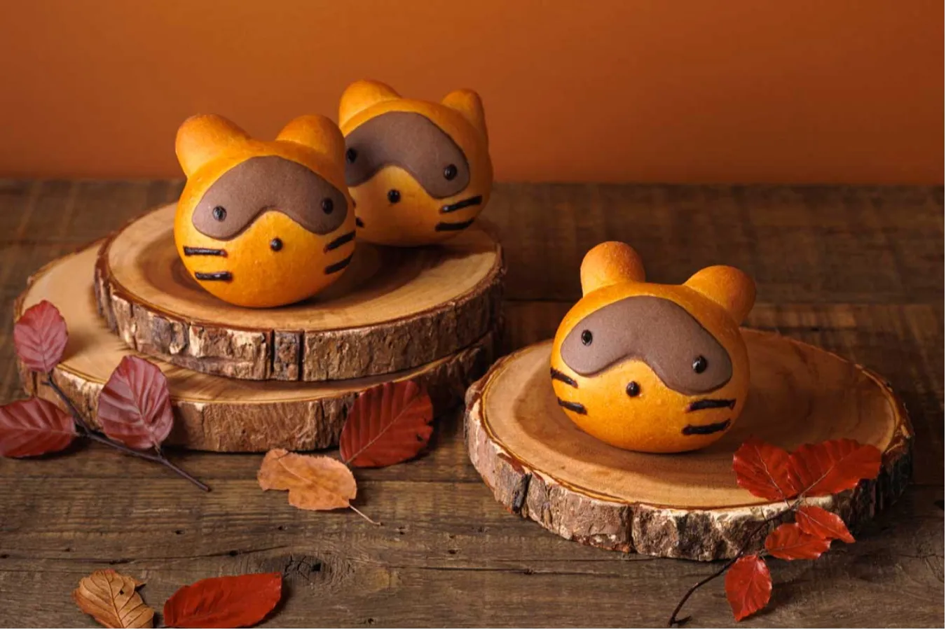 つぶらな目に癒やされる！「木村屋總本店」より“たぬきモチーフ”の新作