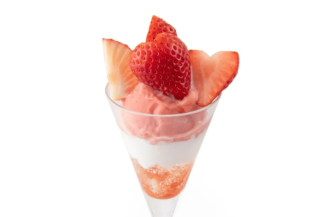 ▲「自家製いちごシャーベットのミニパフェ」