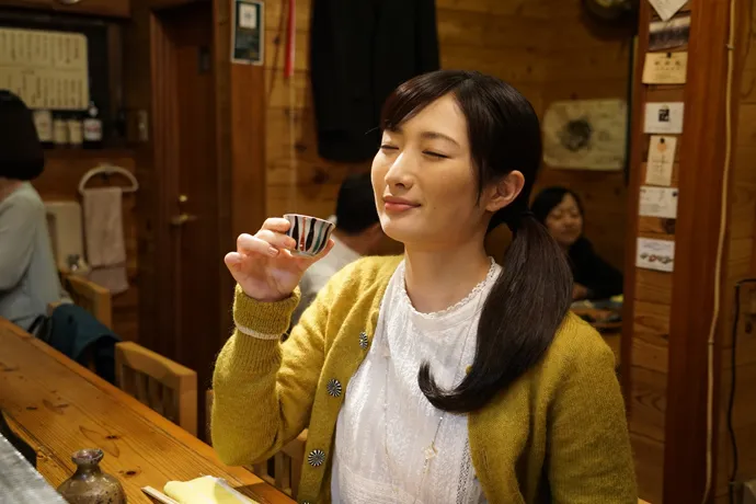 【ワカコ酒 Season2】漁師小屋で旬の鮮魚のお造りに舌鼓♪