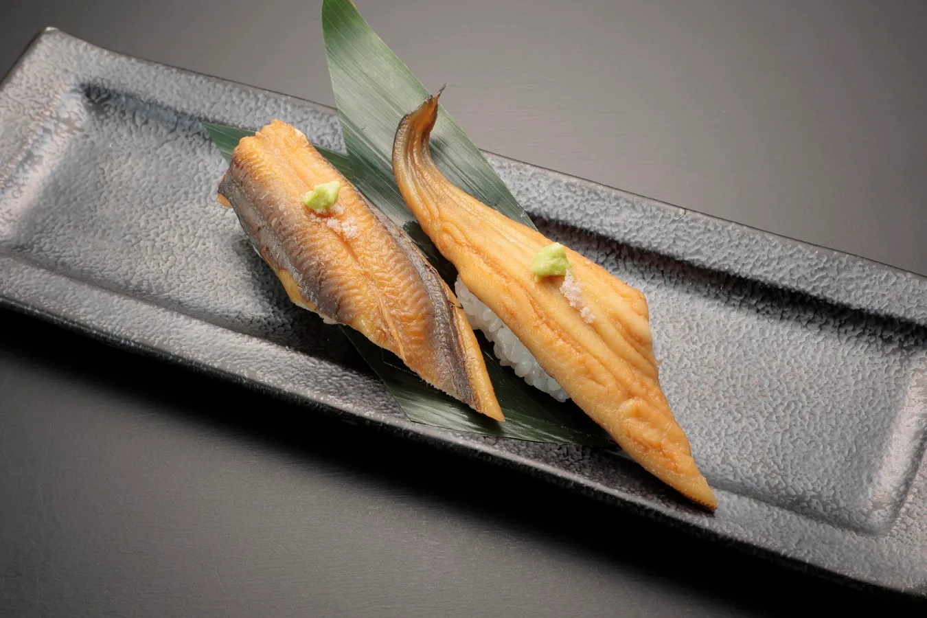 ▲「活〆煮穴子（塩わさび）」（490円）