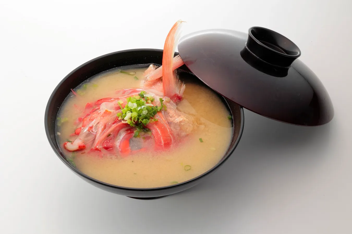 ▲「金目鯛あら汁」（580円）