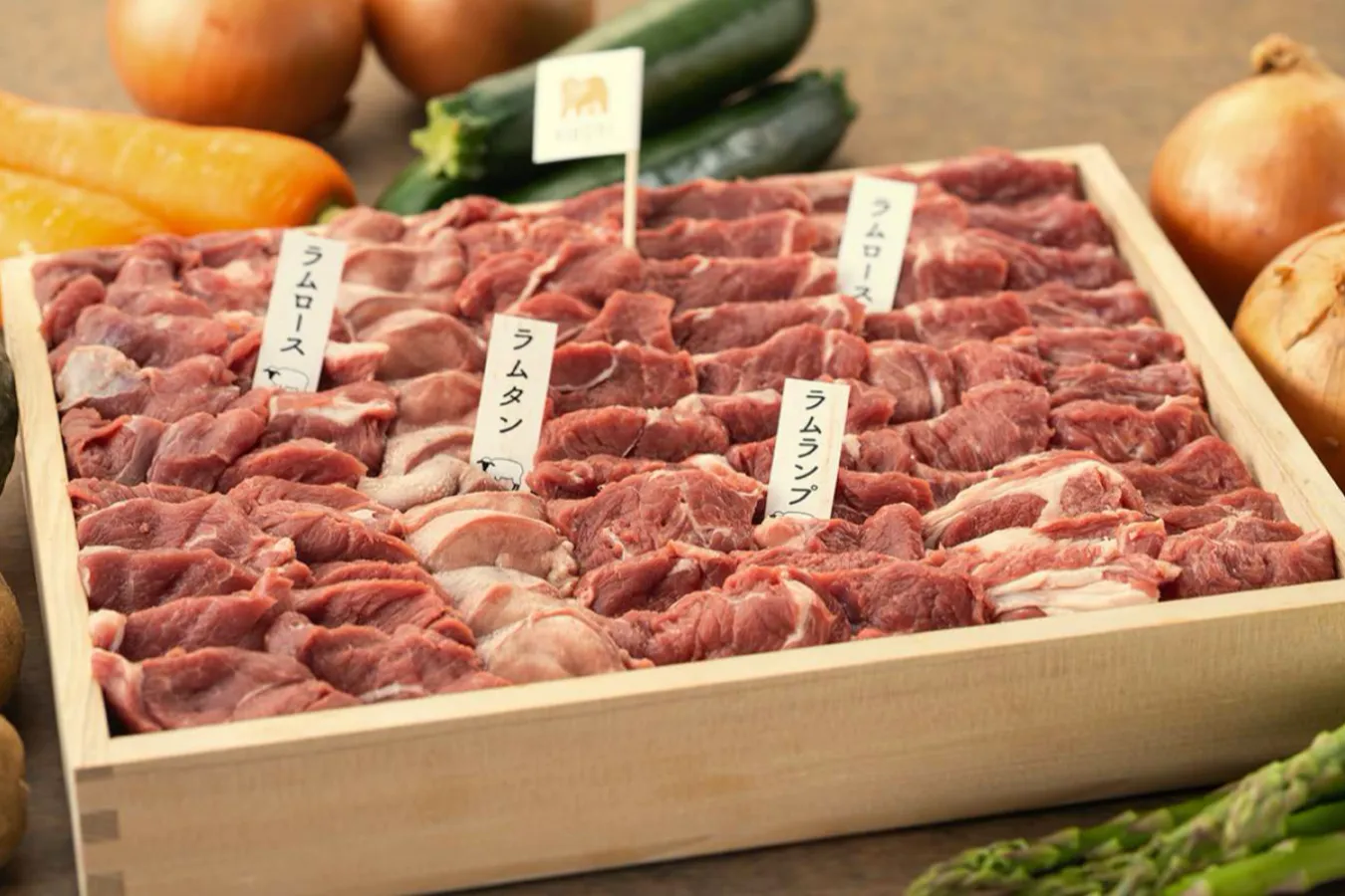 ▲「ラムまみれな仔羊ファームの肉盛り」（1人前2,740円）