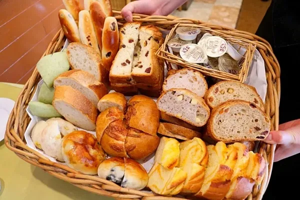 ランチにオススメ！銀座木村家の洋食グリル「パン食べ放題」レポ