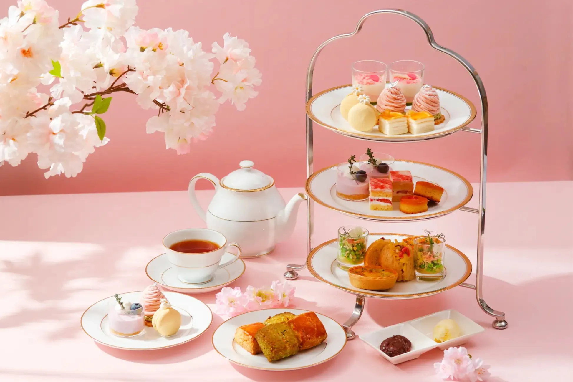 【ホテルニューグランド】春限定アフタヌーンティー！ピンクカラーの桜スイーツも