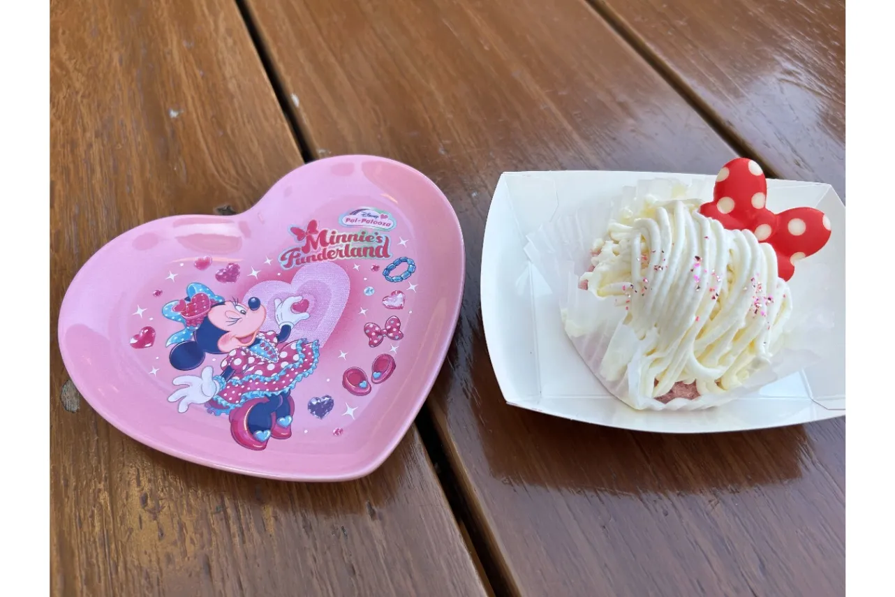 ▲「チーズモンブラン、スーベニアプレート付き」（1,300円）