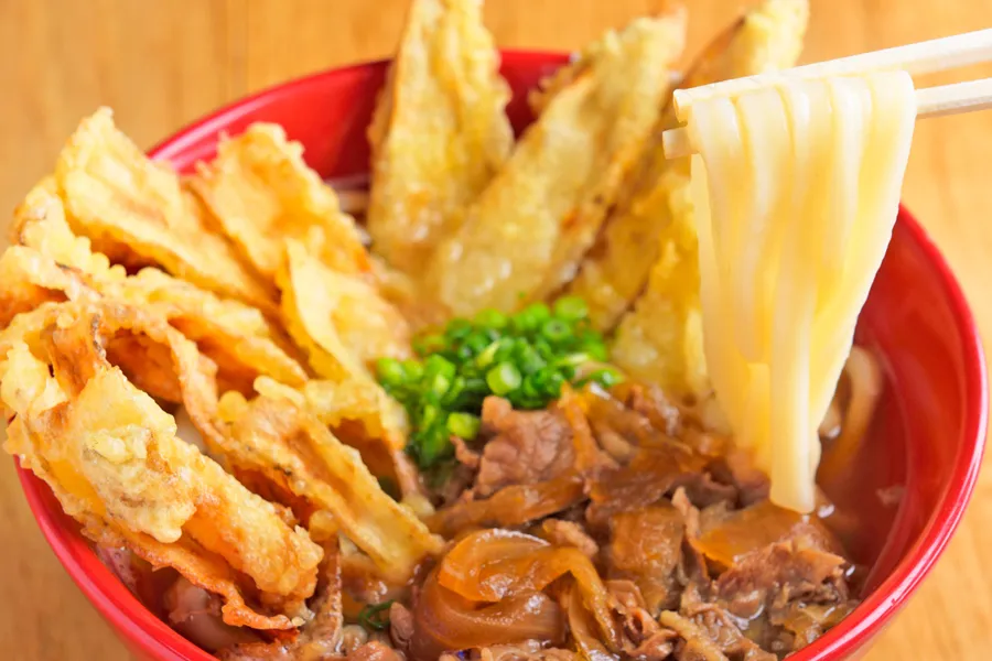「呑めるうどん酒場」が今ブーム！本場・博多から上陸のウマすぎる2店を食べ比べてきた【やつい×うどんが主食】