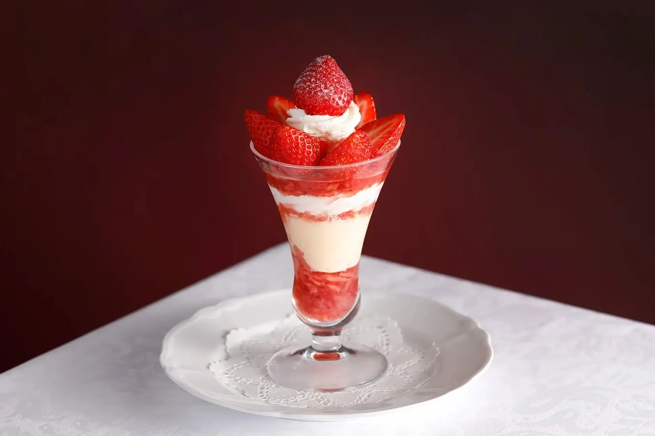 ▲「奈良県産“アスカルビー”のストロベリーパフェ」