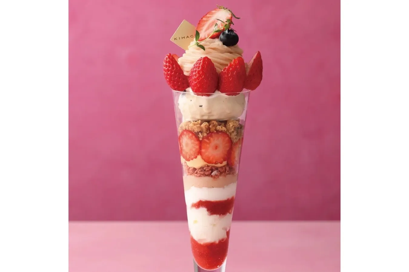 ▲「苺のモンブランパフェ」