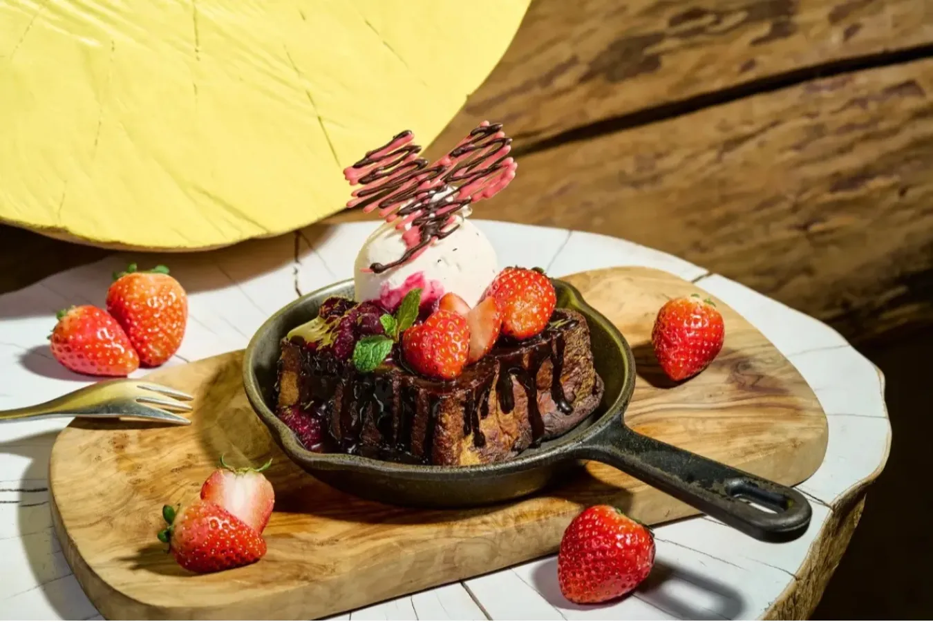 ▲「濃厚ショコラとかわいい苺のフレンチトースト」