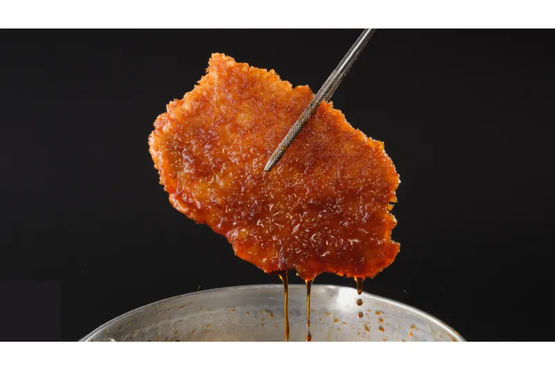 じゅわっと染み出す甘辛い特製ダレ！「タレカツ食堂 たれとん」新橋にオープン