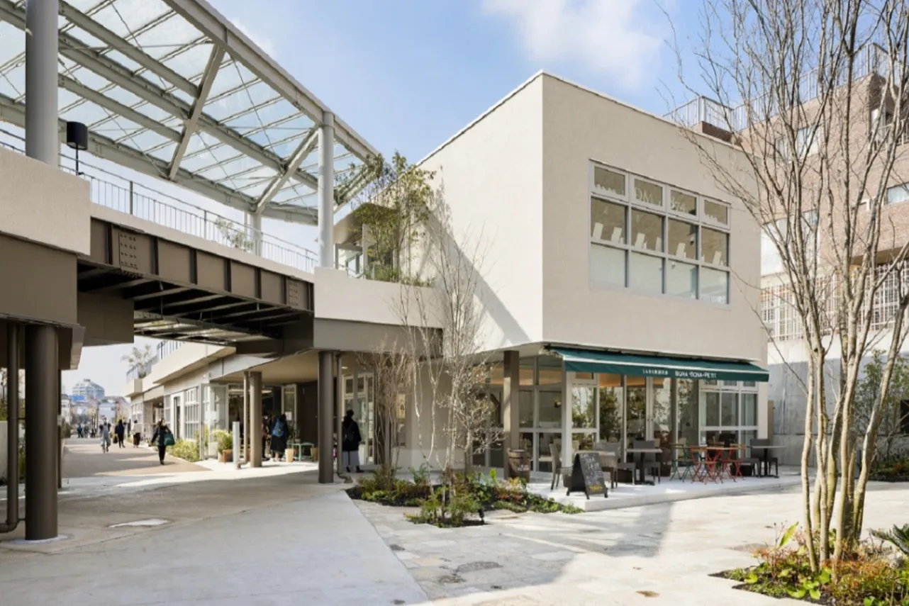 ▲路面店　(C)ナカサアンドパートナーズ