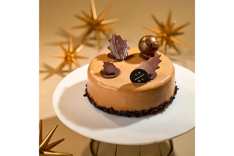 【ピエール マルコリーニ】“チョコレート×キャラメル”の25年クリスマスケーキが登場