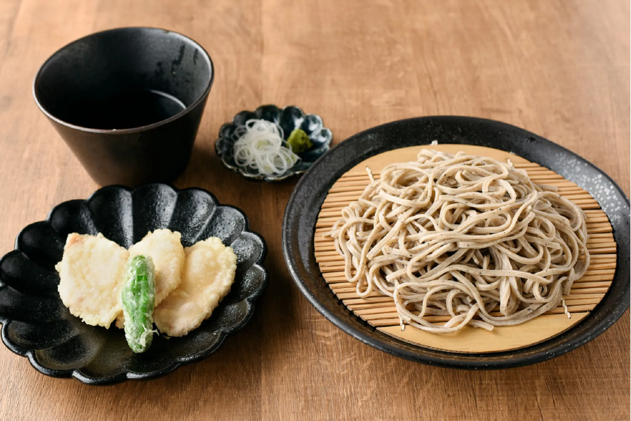 【新宿】本格二八そばが食べられる「石臼粗挽き蕎麦28」オープン