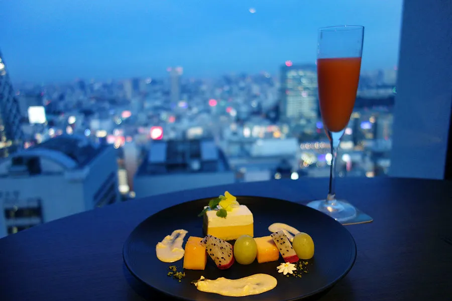 半年ぐずぐず悩んだけど、意を決して一人バーに挑戦してみた