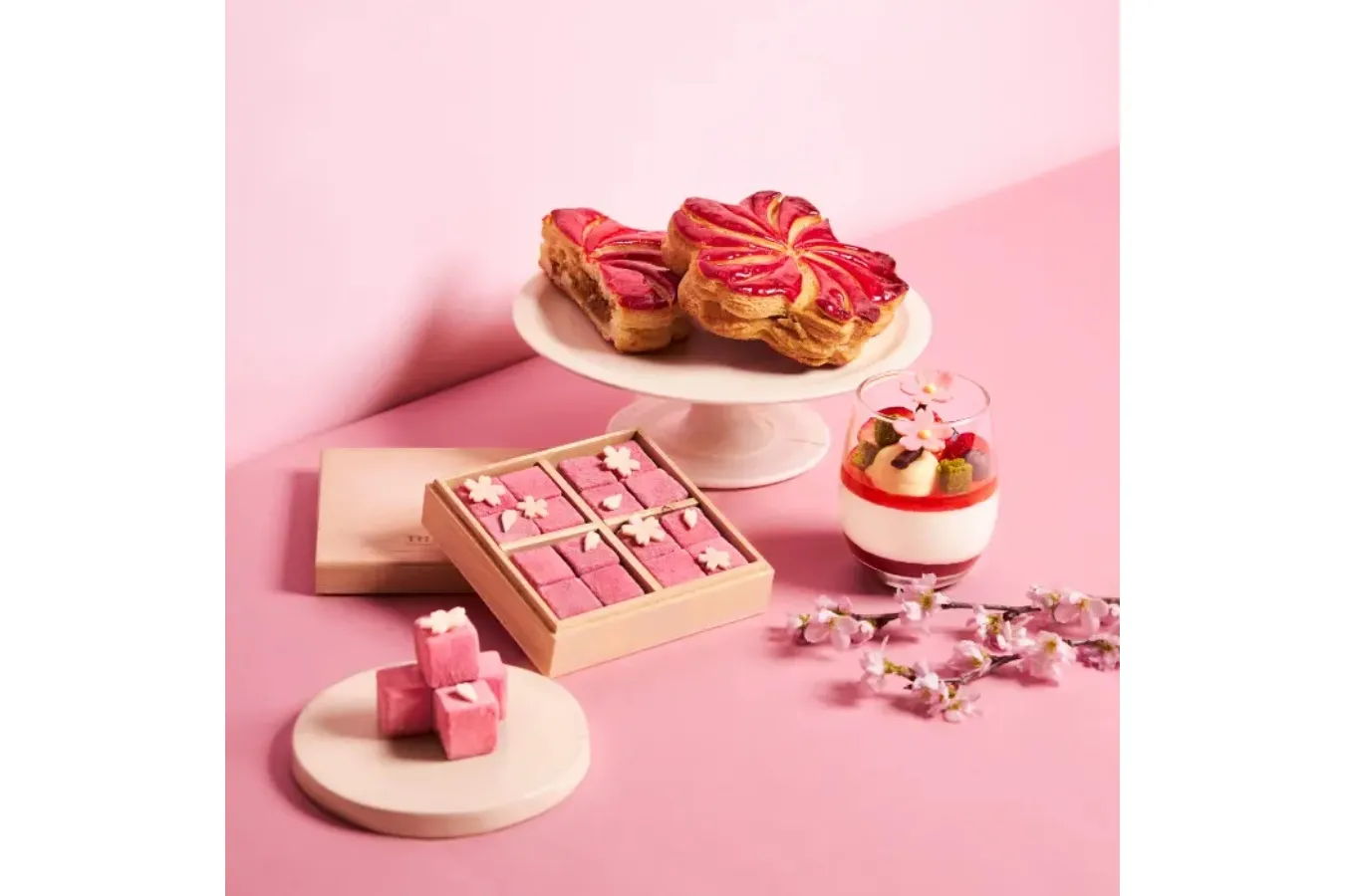 ザ・ペニンシュラ ブティック＆カフェ」より桜モチーフの春限定