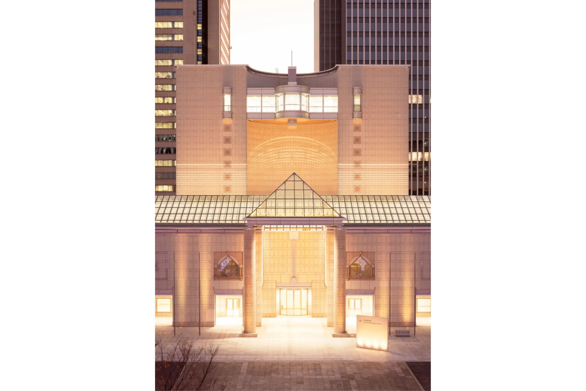 横浜美術館がリニューアルオープン！無料ギャラリーやカフェも