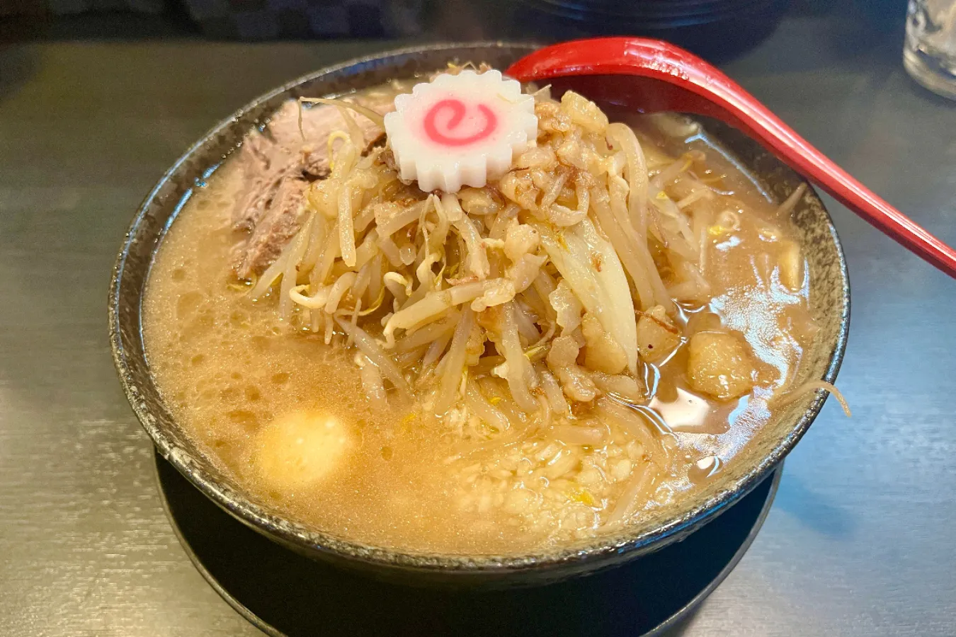 ガッツリ系ラーメン初心者にも！下板橋「自家製麺No11」