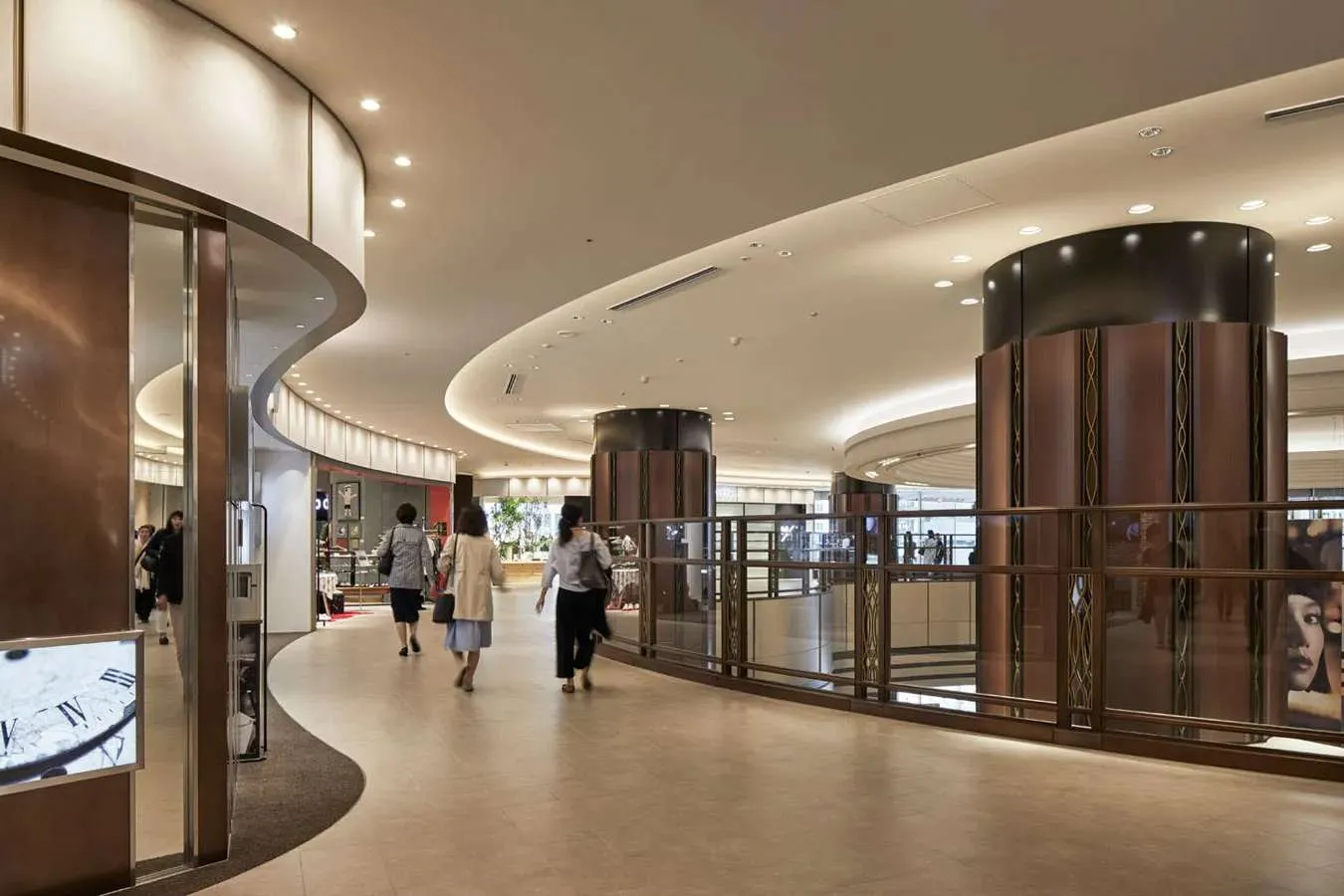 【ソロ活】ガード下でのはしご酒も！有楽町を楽しむ「一人散歩コース」_1705851