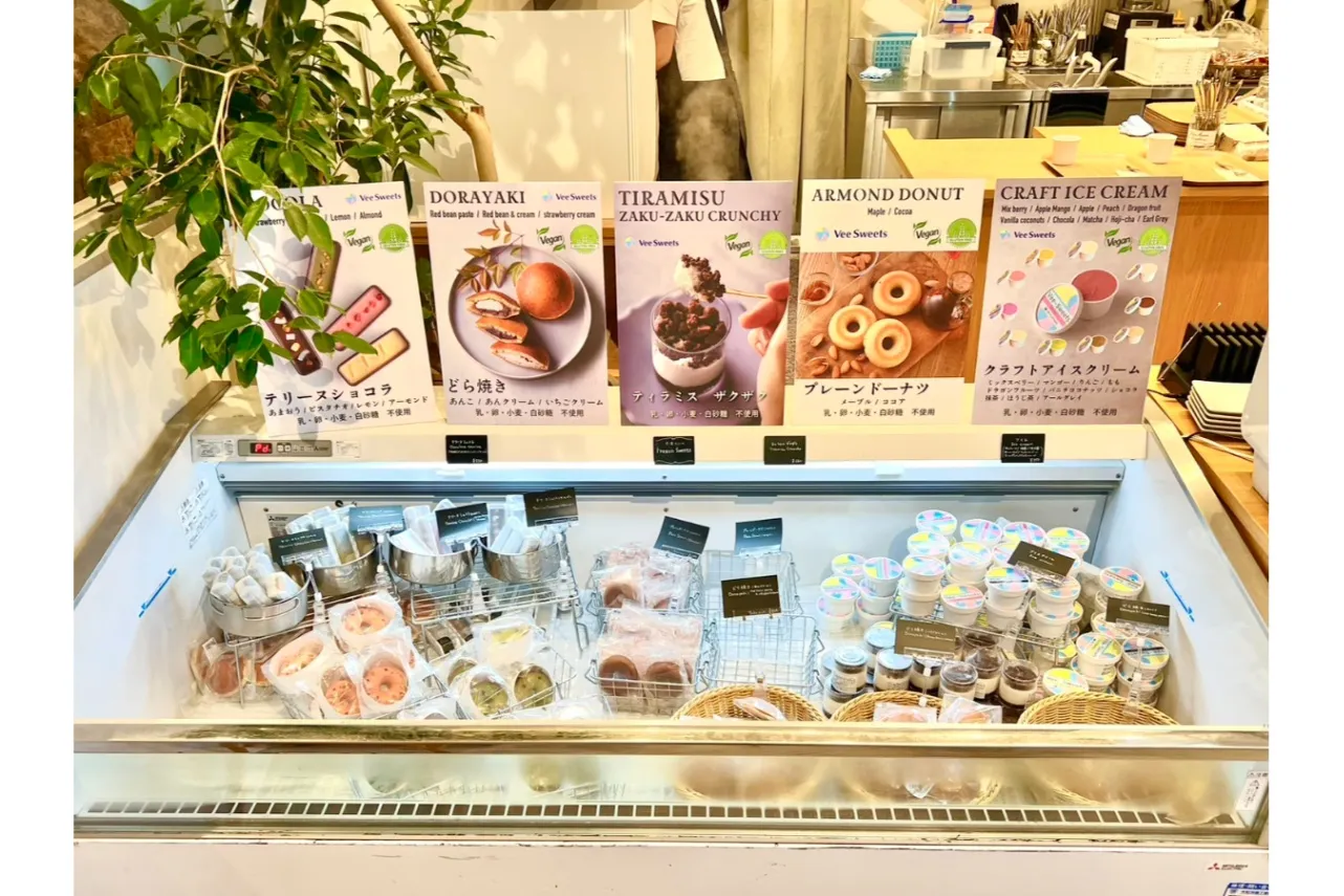 「ヴィースイーツカフェ」が横浜にオープン！“プラントベース”のスイーツやフードも_2165718