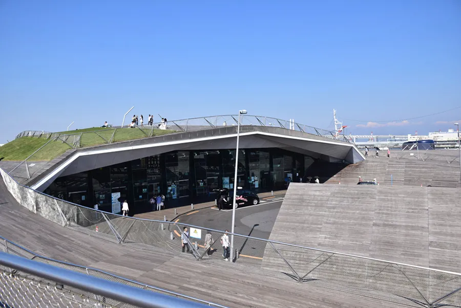 【無料】愛が深まる!? デートで行きたいパワースポット、横浜みなとみらい「大さん橋」レポート