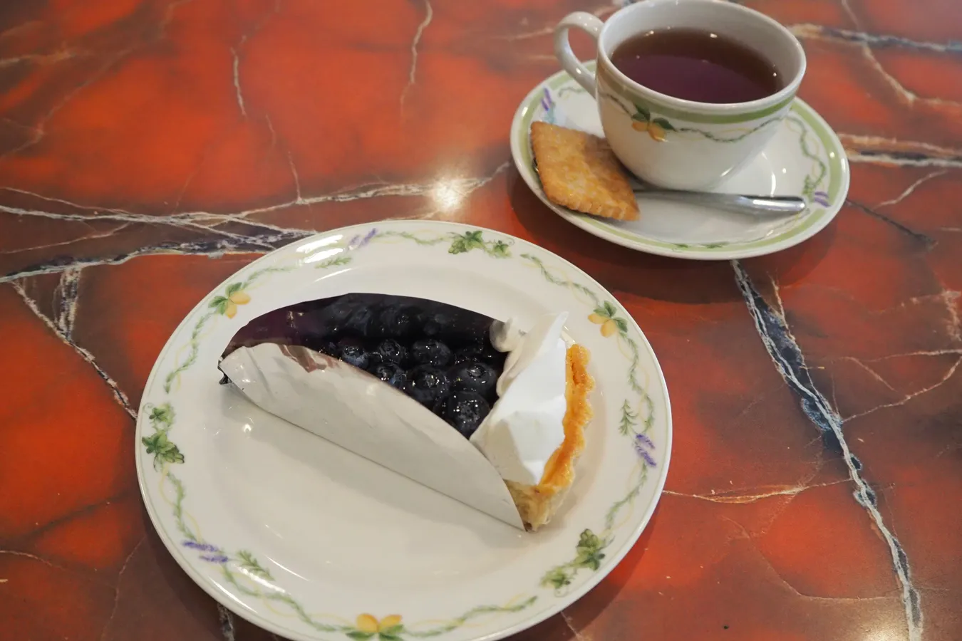 ▲「ブルーベリーとサワークリームのタルト」