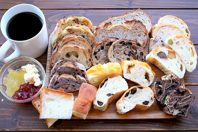500円で時間無制限パン食べ放題＆ホットコーヒー飲み放題できる！二子玉川の神コスパモーニングが最高だった