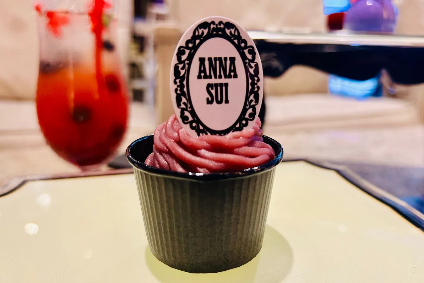 ▲「ANNA SUIパープルモンブランマフィン」（撮影：レッツエンジョイ東京編集部）