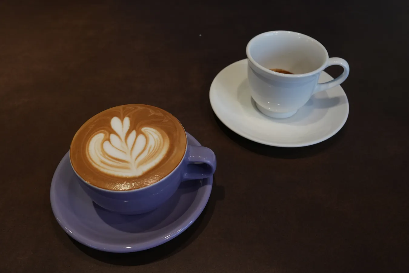 ▲左「カプチーノ」（750円）、右「エスプレッソ」（400円）