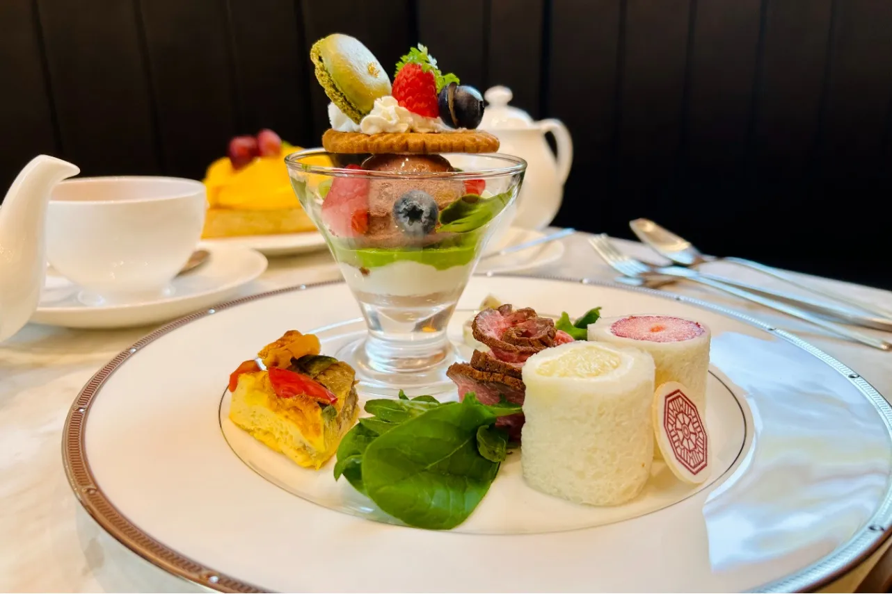 ▲英国の伝統料理をアレンジした「アフタヌーンティープレート」（撮影：レッツエンジョイ東京編集部）
