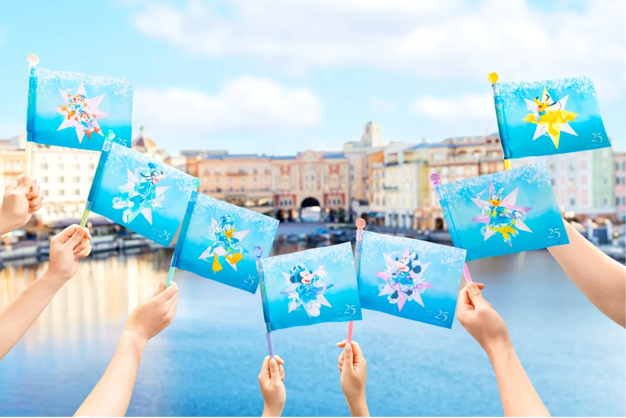 ▲「フラッグ」(1,000円、全8種のうち一つランダム)(C)Disney