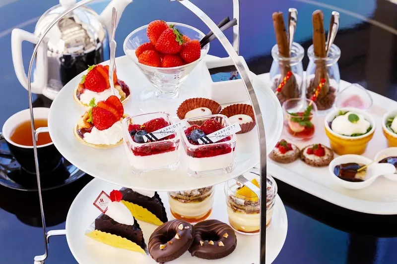 イチゴ好きなら絶対アフタヌーンティー！高級あまおうの食べ比べも♪ホテルでイチゴに溺れる贅沢ティータイム